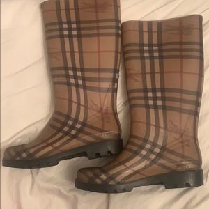 Burberry rain boots